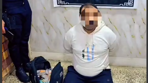 طلاسم وأدعية ومواد غريبة بحوزة "مشعوذ" أجنبي اعتقلته الشرطة في بغداد