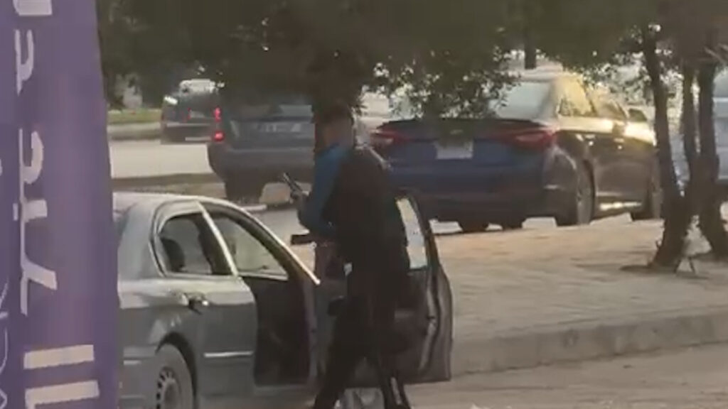 30 مسلحاً يهاجمون مقهى وسط النجف.. 5 جرحى بحالة خطيرة
