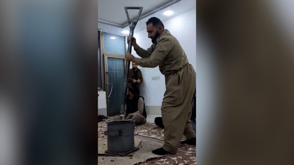 "مدگوگة" عند الكرد أيضاً.. تقاوم شباط كردستان تحت مطارق الحديد