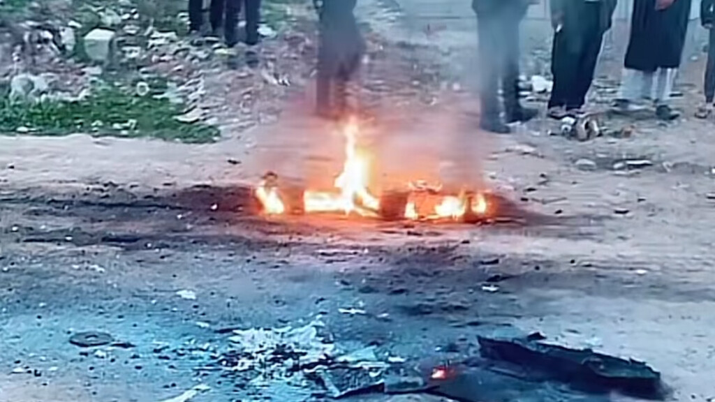 فيديو: سقوط بقايا صاروخ وسط قرية في أربيل
