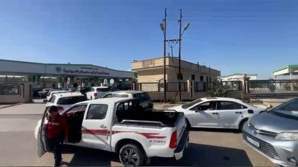 طوابير على محطات الوقود في الفلوجة