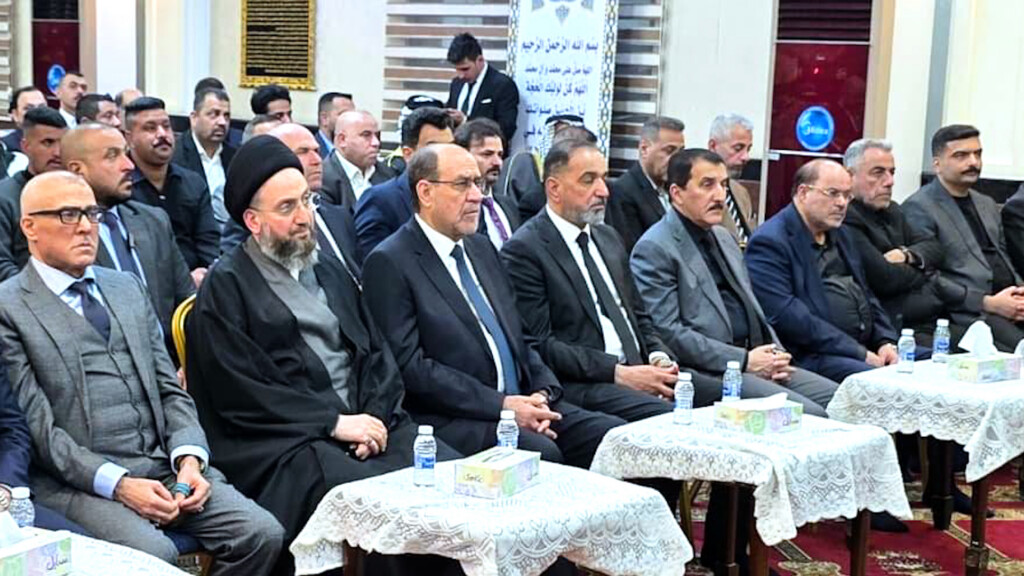 صور: عمار الحكيم أول الحاضرين إلى مجلس عزاء المالكي