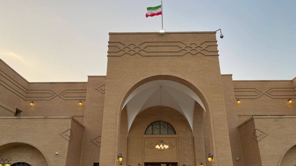 السعودية تطرد 5 دبلوماسيين إيرانيين احتجاجاً على استمرار قصف الخليج
