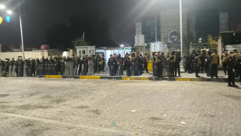 تطورات البصرة: الجيش استعاد القنصلية والشباب انسحبوا