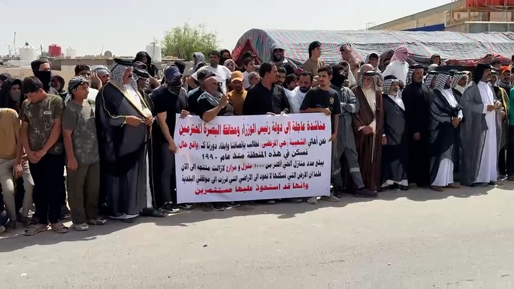 تظاهرات الشعيبة تمتد إلى مبنى قائمقامية الزبير: 750 منزلاً في دائرة الخطر