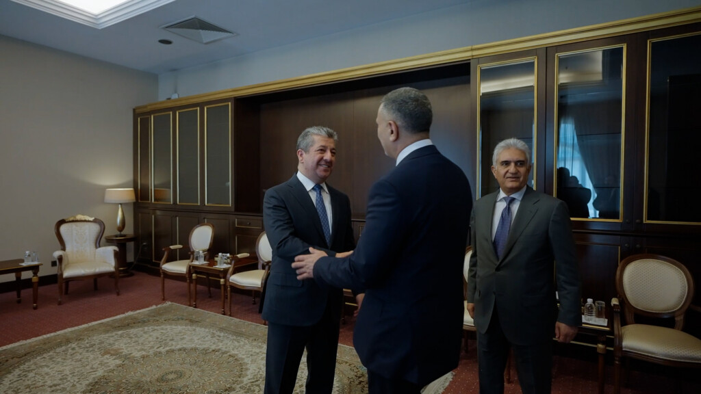 مسرور بارزاني والعيداني يؤكدان على توسيع التعاون بين البصرة وكردستان