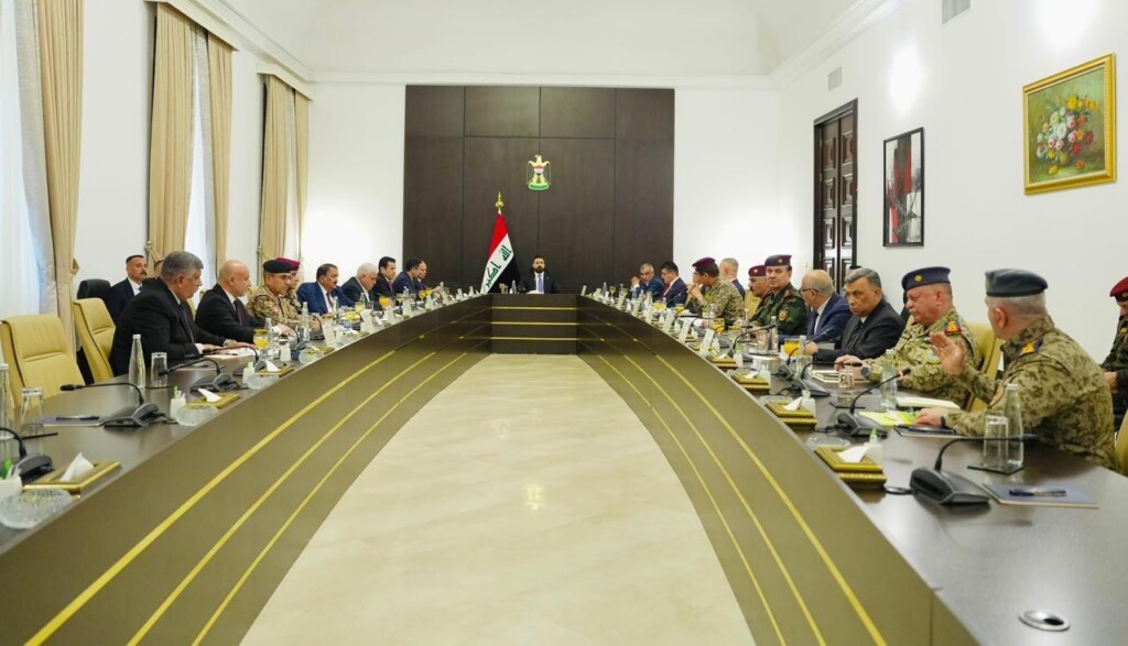 الزيدي يجمع كبار الضباط ويوجه بالتحقيق في قصف الإمارات والسعودية