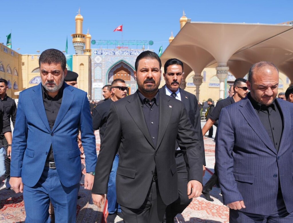 صور: الزيدي يشارك في تشييع جثمان المرجع إسحاق الفياض بمدينة الكاظمية