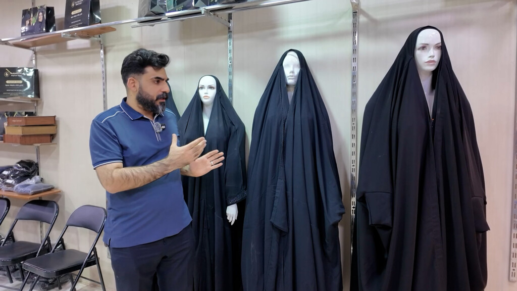 عباءة البغدادية تختلف عن النجفية بقطعتين و"تستر أكثر".. اسم "الزينبية" وفد بعد 2003