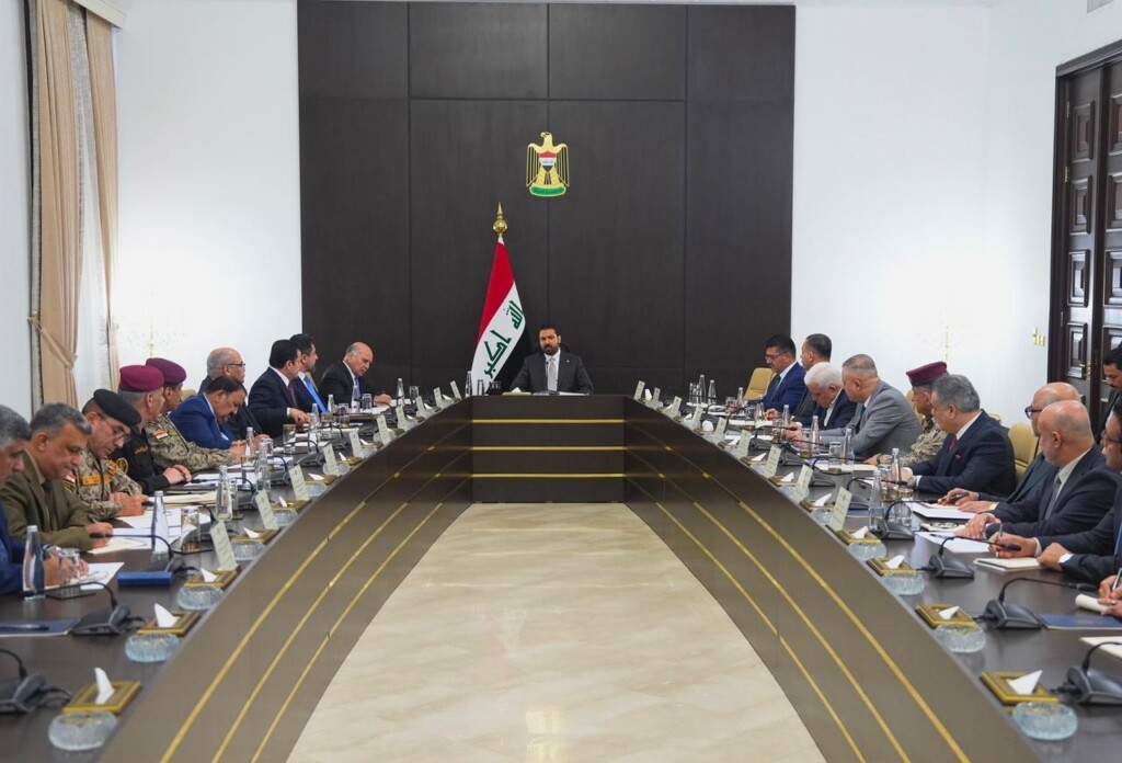 القوات المسلحة: الزيدي ناقش خطة احترازية وجملة قرارات للتعامل مع التطورات الإقليمية