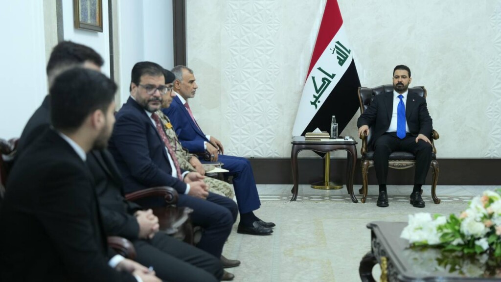 الزيدي يوجه بتعيين الأطباء المقيمين ضمن موازنة 2027 وزيادة رواتبهم