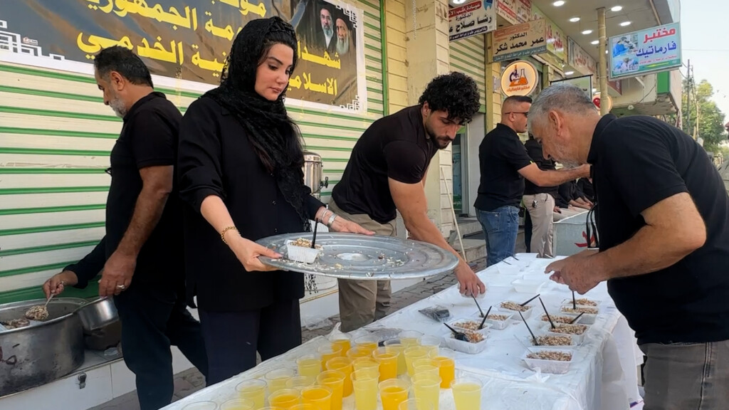 إيرانيات في مواكب خانقين.. "غزل شيرازي" توزع البرياني واللبلبي في شارع الأطباء