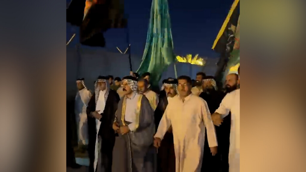 "نعم نعم للكهرباء".. أهالي الشعيبة يخرجون إلى الشوارع للمطالبة بزيادة ساعات التجهيز