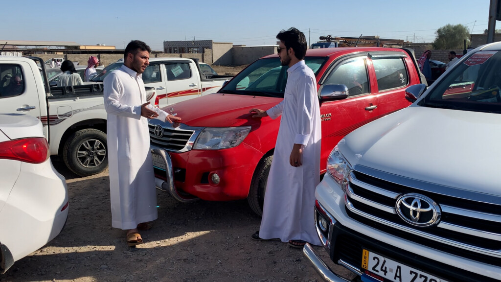 بدو الموصل عشاق الـ"دبل قمارة" لكن أسعار الحنطة أربكت المعارض في صحراء عوينات