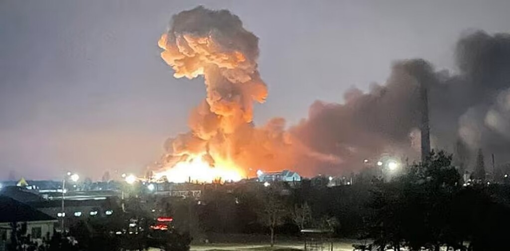 الجيش الأميركي يعلن شن ضربات على إيران