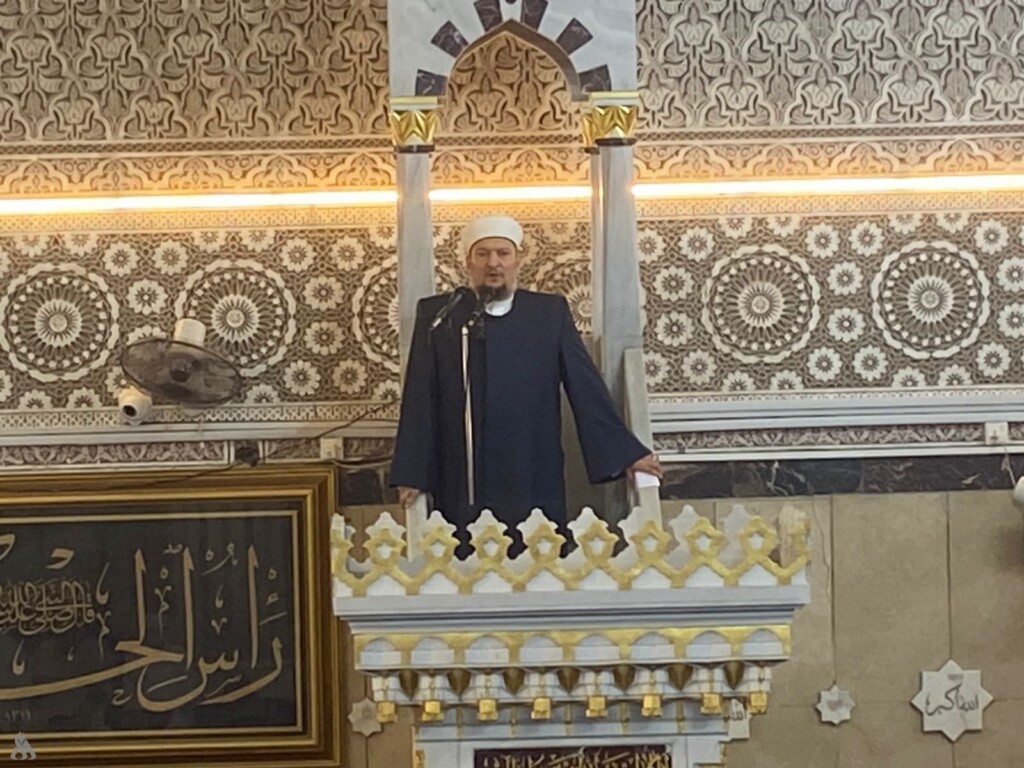 خطيب جمعة أبو حنيفة يرحب بإجراءات الحكومة: لا أمان طالما الكل يحمل السلاح