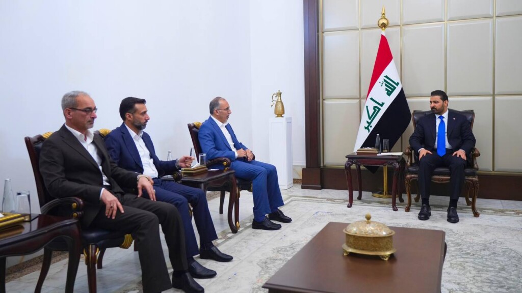 الزيدي يوجه بتوسيع العتبة العسكرية وإنشاء فنادق ومرافق سياحية