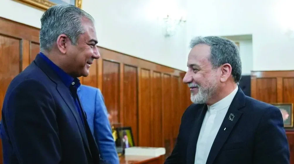 رسالة "مهمة" من القيادة الباكستانية إلى المرشد الإيراني