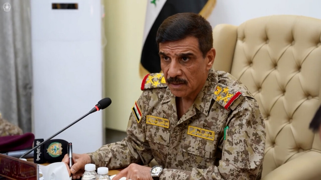 "حتى لو ازدواجية".. رئيس الأركان يوجه بإيجاد مناصب للضباط وترقيتهم جميعاً