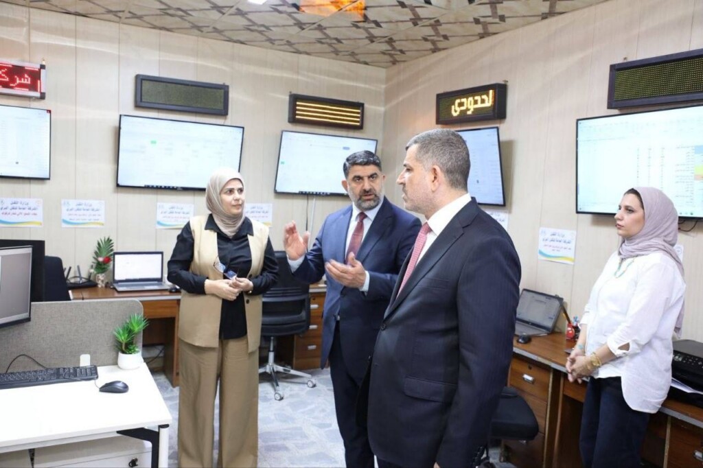 زيارة مفاجئة لوزير النقل إلى النقل البري وتوجيهات عاجلة للموظفين