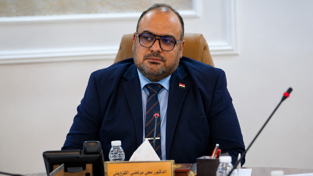 الزيدي ينهي تكليف رئيس مجلس الخدمة ونائبه ويحيل المخالفات إلى النزاهة